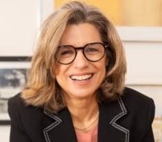 Mônica Viveiros Correia